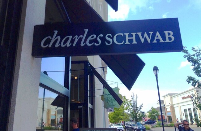 Charles Schwab to Launch Crypto Trading in the First Half of 2026