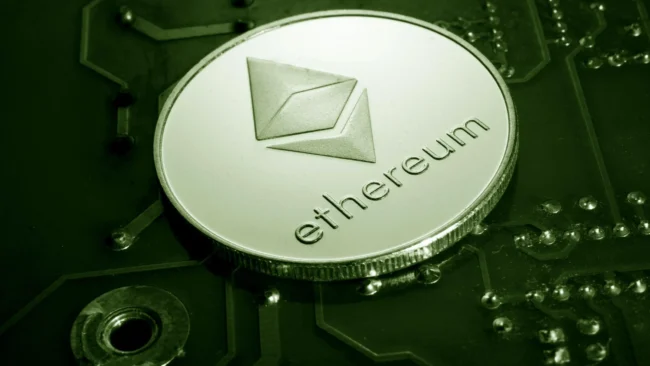 Ethereum Price Eyes a Bullish Breakout as $3076 Support Holds Amid Positive Funding Rate