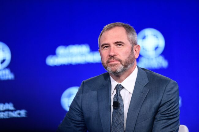 Ripple CEO Urges Banks and Crypto Industry to Work Together on Stablecoin Rules